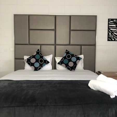 Gladstone Cbd Motel Bagian luar foto