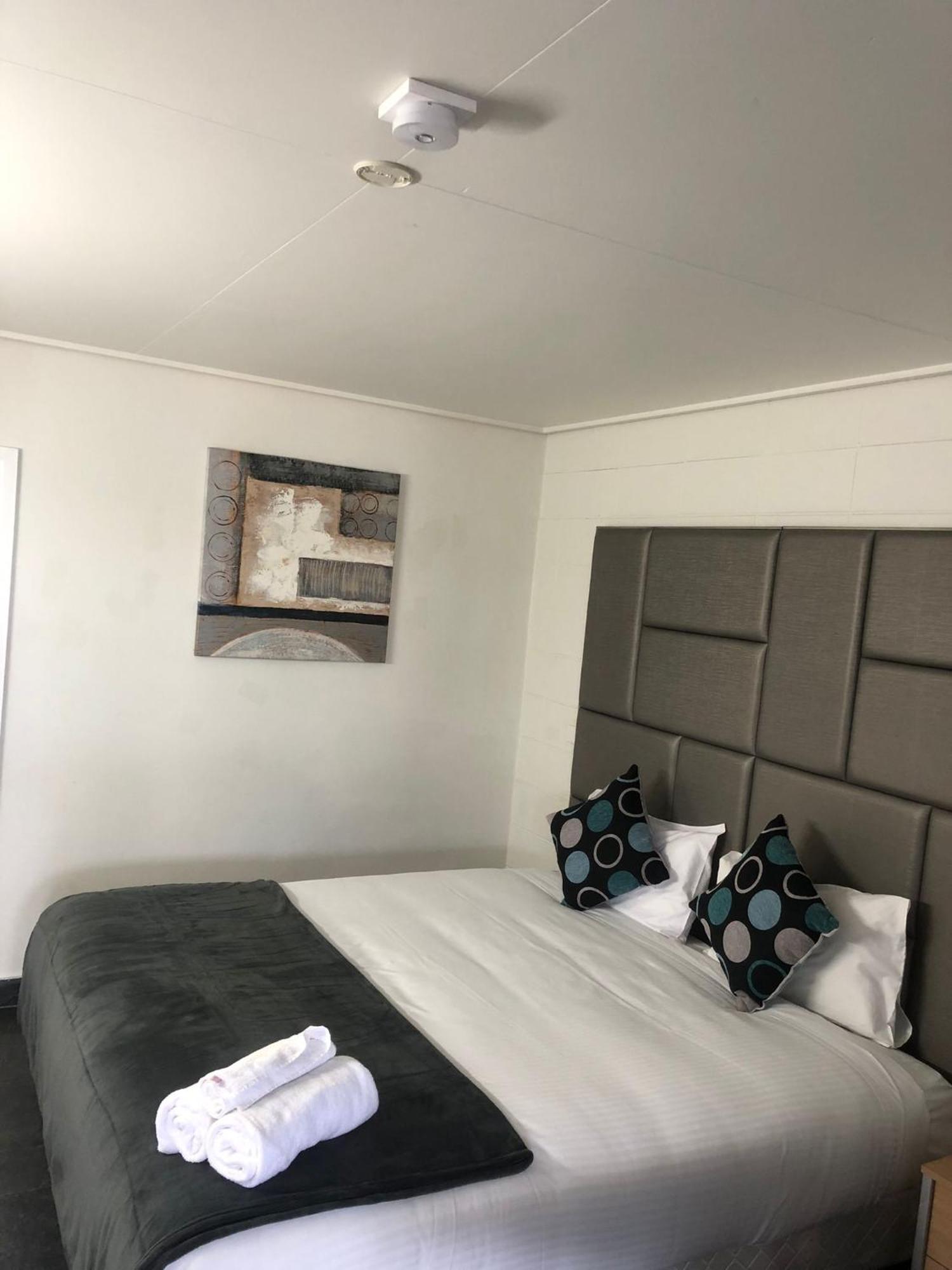 Gladstone Cbd Motel Bagian luar foto