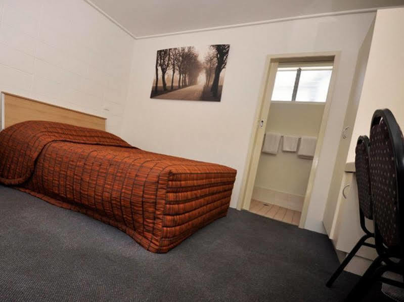 Gladstone Cbd Motel Bagian luar foto